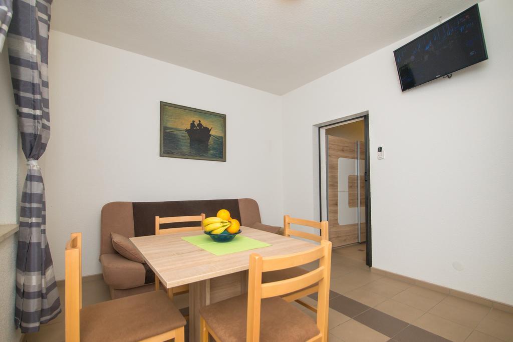 Apartment Afrika Makarska Exterior foto