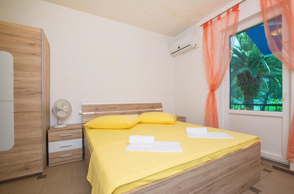 Apartment Afrika Makarska Exterior foto
